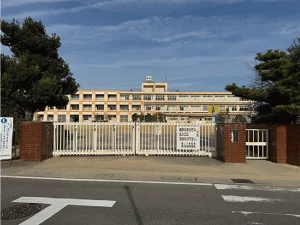 豊山小学校